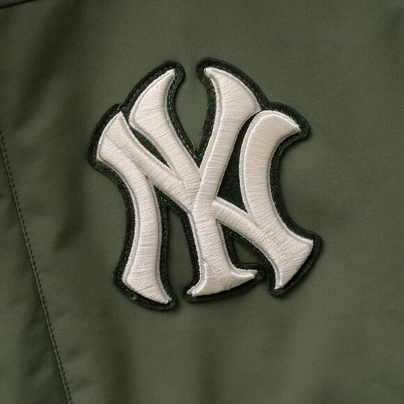 MLB Yankees Green Fur Collar Hooded Down Jacket - Picture 6 of 9
